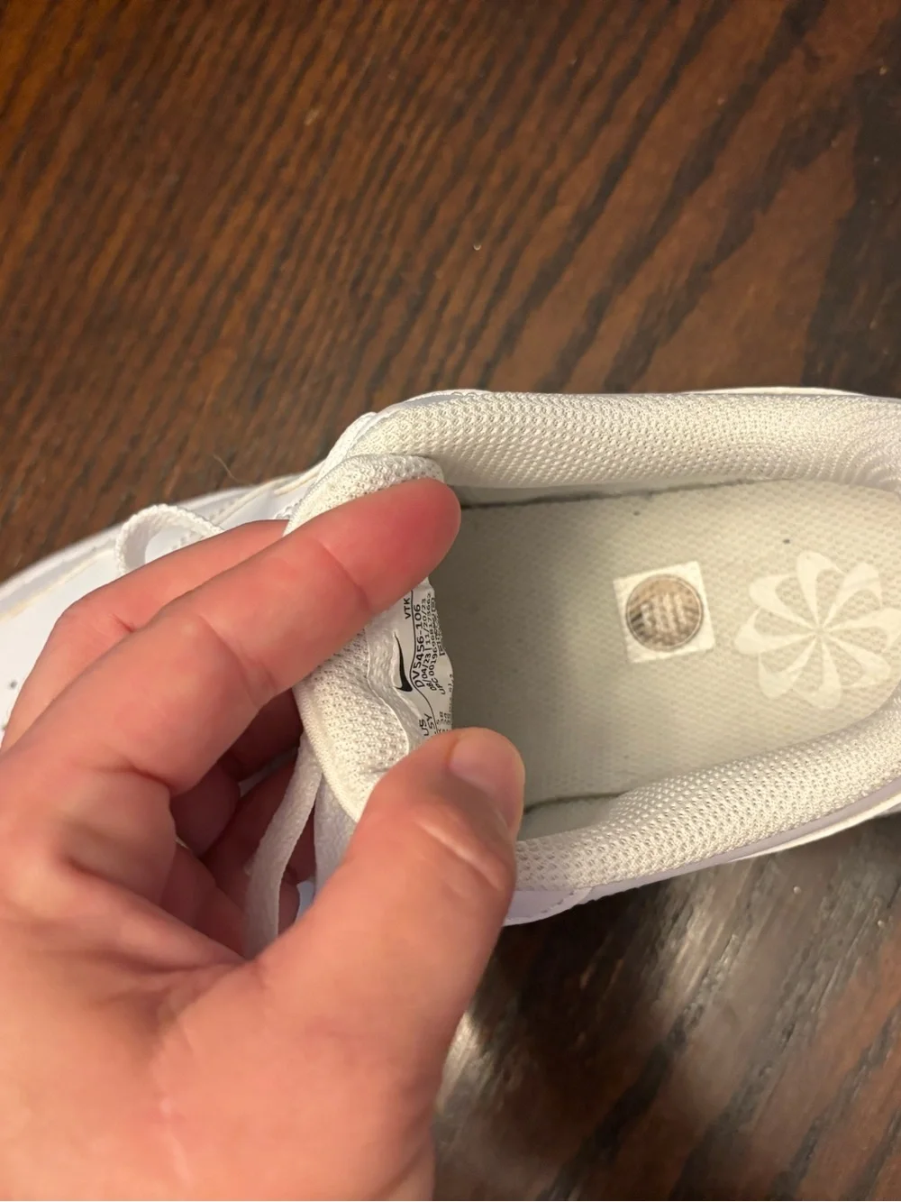 Nike White Leather Low Top Lace Up Athletic  sneakers. DV5456-106